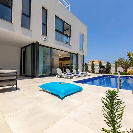 Almaria 16 Villa Protaras