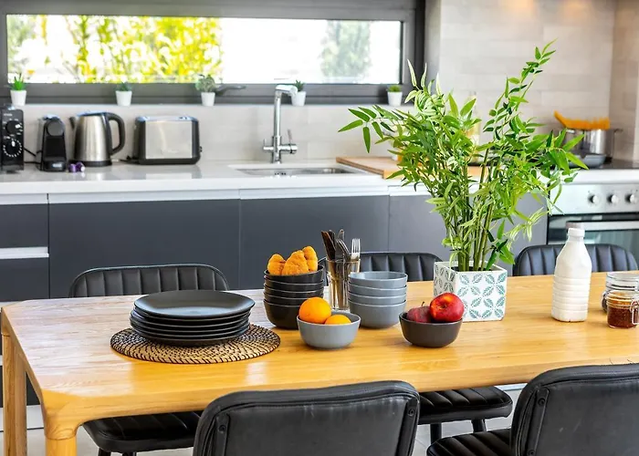 Almaria 16 فيلة بروتاراس