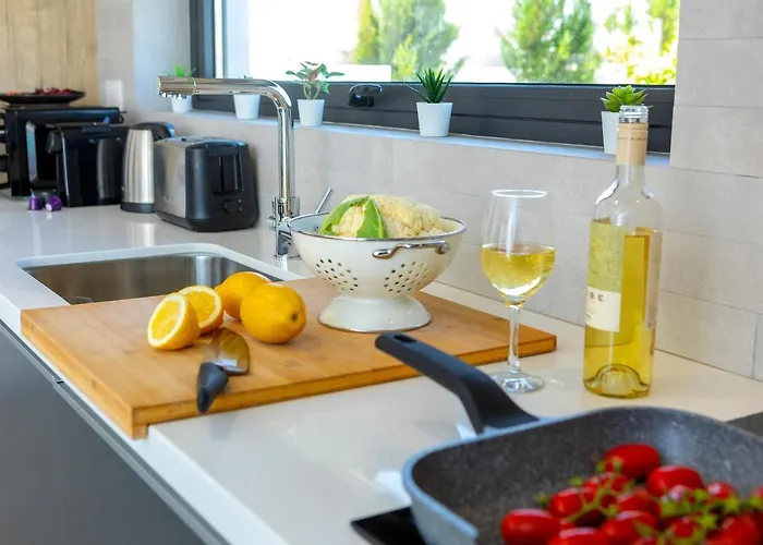 Almaria 16 فيلة بروتاراس