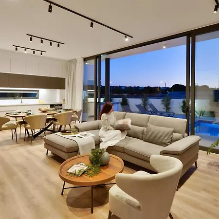 וילה Almaria 16 פרוטאראס