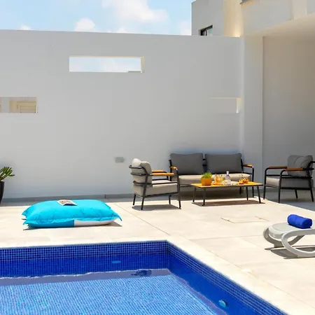 Almaria 16 פרוטאראס