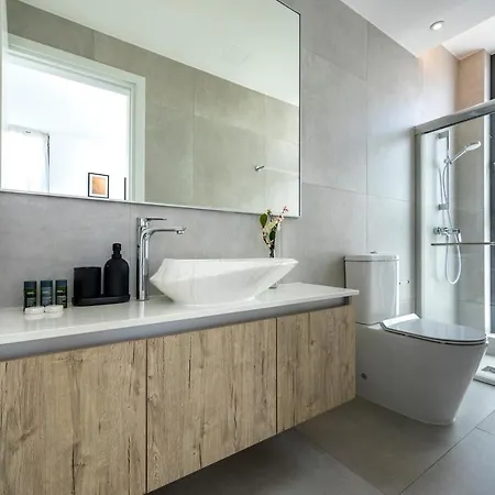 Almaria 16 Πρωταράς