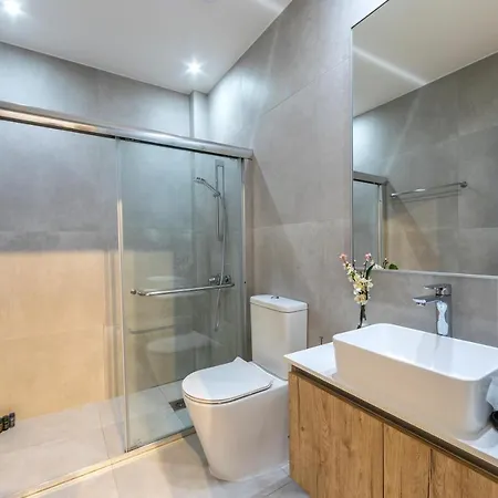 Almaria 16 פרוטאראס