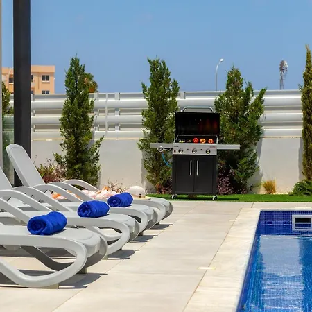 Almaria 16 פרוטאראס