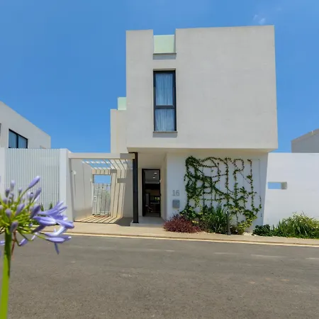 Villa Almaria 16 *
